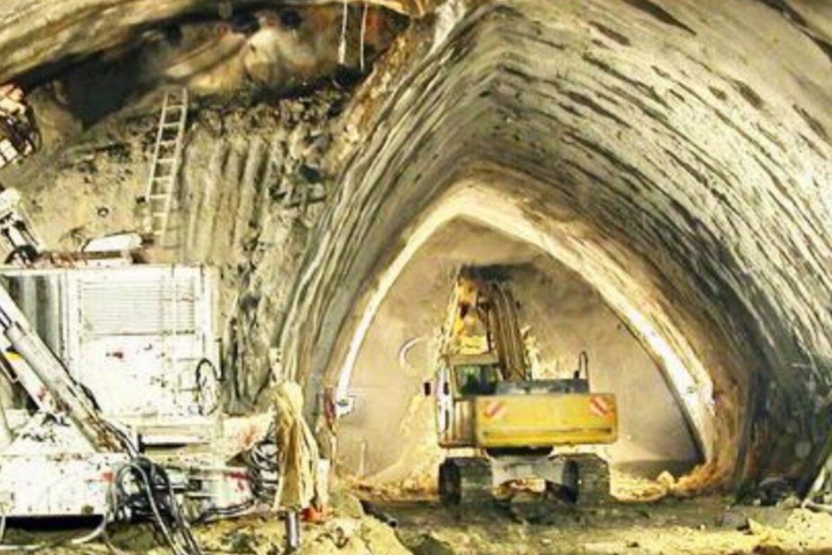 Underground excavation and tunnelling operation
